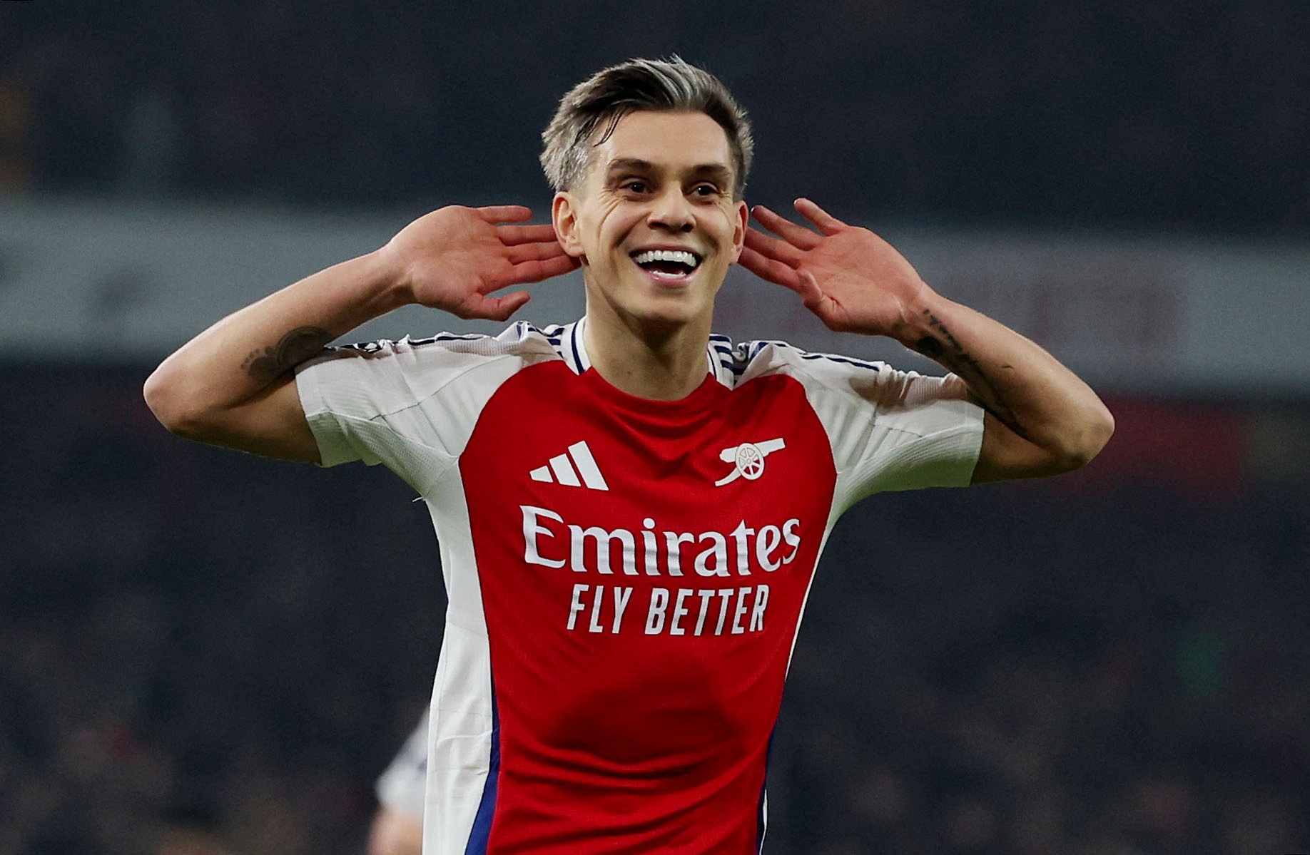 记者：布伦特福德和多特曾接触过特罗萨德，但阿森纳坚持高估值