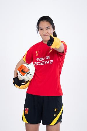 潘红艳：现在年轻要跟姐姐们学习的东西有很多，未来想走出去看看