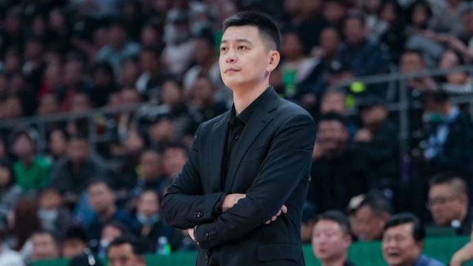 开云在线-CBA最帅的教练也下课了！辽宁男篮宣布杨鸣因个人身体原因辞职